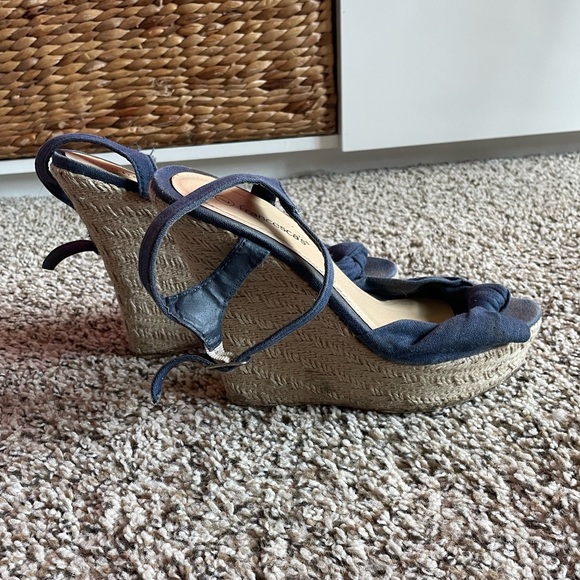 Francesca’s navy blue wedge heel - Picture 2 of 5